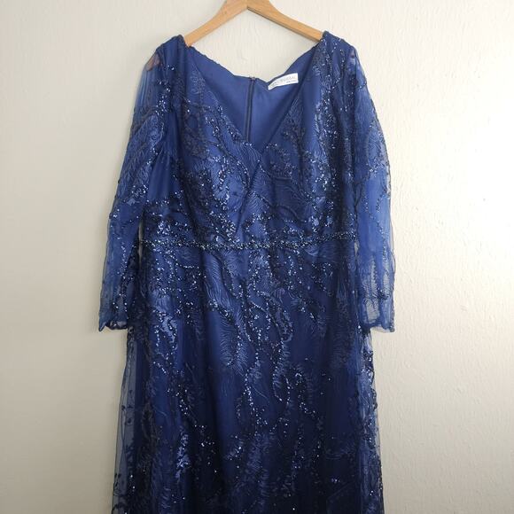 NEW Mac Duggal Navy Embellished Illusion Long Sleeve V-Neck A-Line Mesh Gown - Picture 4 of 14